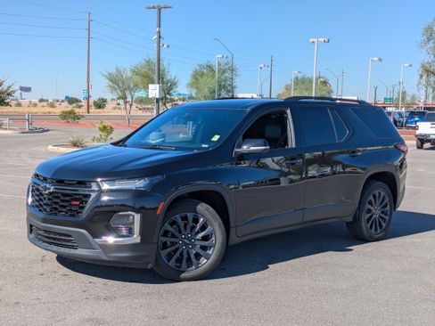 Used 2023 Chevrolet Traverse RS image 33