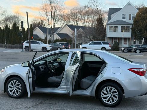 Used 2014 Toyota Corolla LE image 7