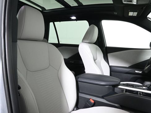 Used 2025 Lexus TX 350 AWD w/ Technology Package image 35