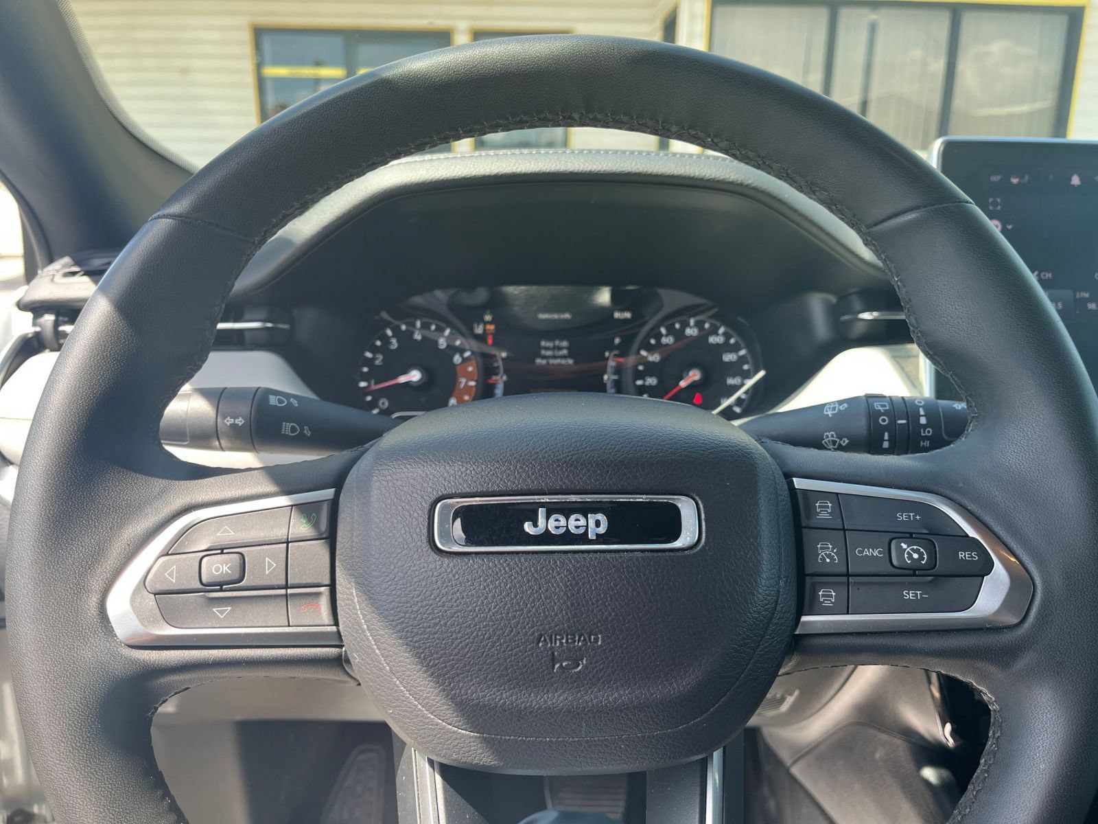 Used 2025 Jeep Compass Limited AWD/4WD image 27