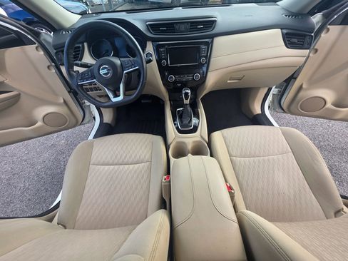 Used 2018 Nissan Rogue SV image 7