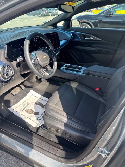 Used 2024 Chevrolet Equinox EV LT FWD image 15