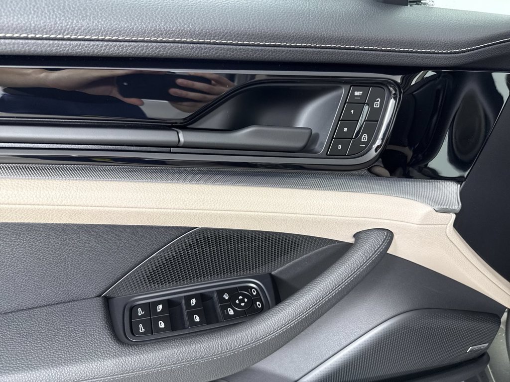 New 2026 Porsche Panamera 4 AWD/4WD image 33