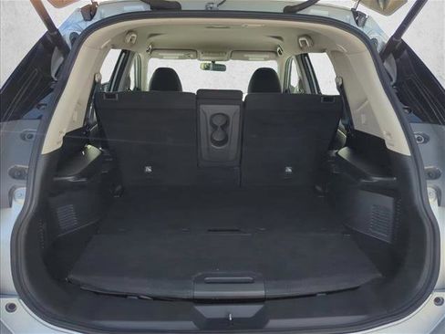 Used 2015 Nissan Rogue SV w/ SV Premium Package image 28