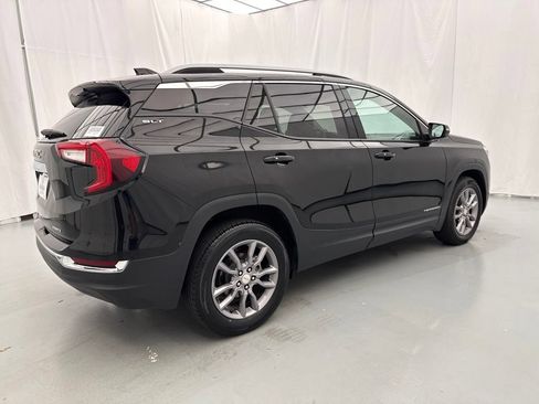 Used 2024 GMC Terrain SLT AWD/4WD image 15