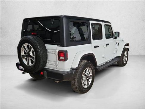 Used 2022 Jeep Wrangler Unlimited Sahara image 5