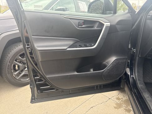 Certified 2025 Toyota RAV4 LE AWD/4WD image 12