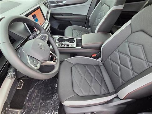 New 2026 Volkswagen Atlas Peak Edition AWD/4WD image 4