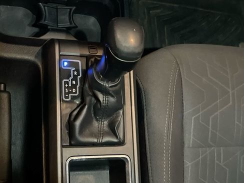 Used 2019 Toyota Tacoma TRD Sport w/ Technology Package AWD/4WD image 20