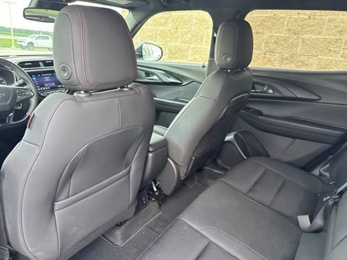 Used 2023 Chevrolet TrailBlazer RS w/ Convenience Package FWD image 11