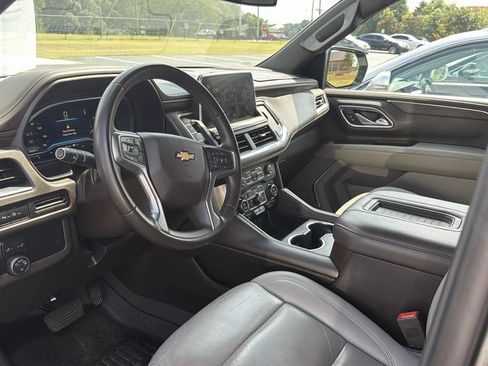 Used 2023 Chevrolet Suburban LT RWD image 10