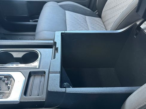 Used 2016 Toyota Tundra SR5 w/ SR5 Upgrade Package RWD image 31
