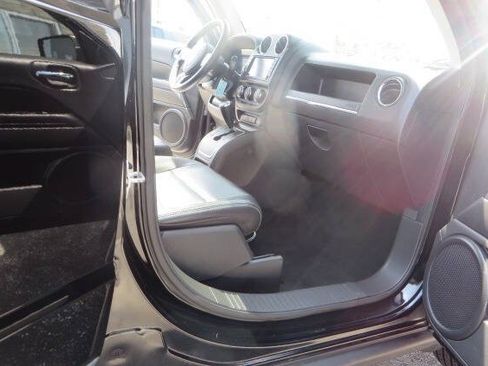 Used 2016 Jeep Patriot High Altitude AWD/4WD image 25