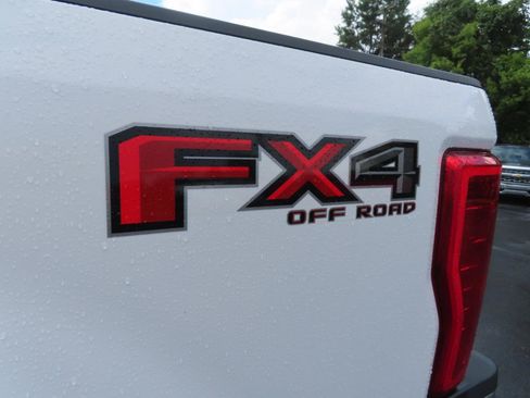 Used 2018 Ford F350 4x4 Crew Cab Super Duty image 18