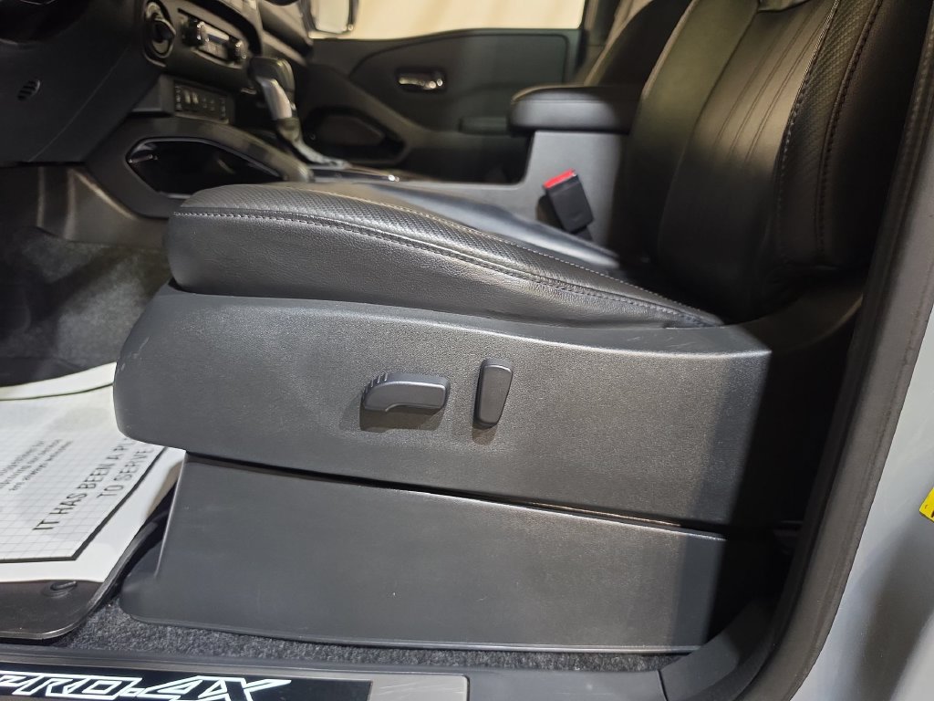 Used 2022 Nissan Frontier PRO-4X w/ Pro-4X Premium Package AWD/4WD image 14