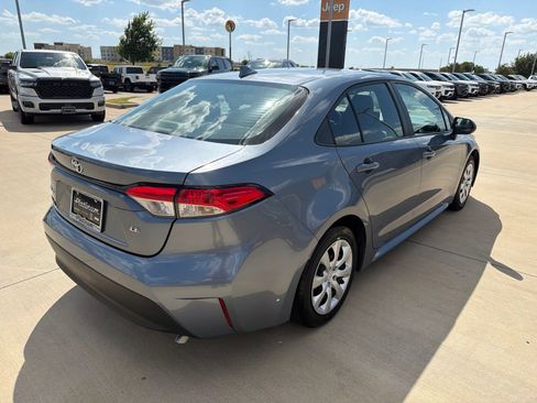 Used 2024 Toyota Corolla LE FWD image 5