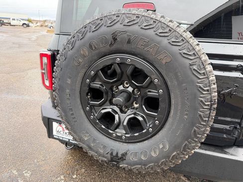 Used 2023 Ford Bronco Wildtrak image 49