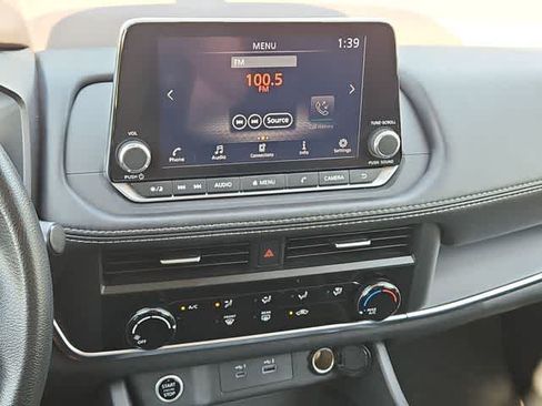Used 2023 Nissan Rogue S FWD image 21