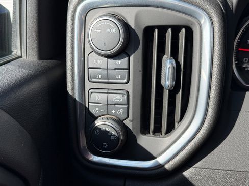 Used 2022 Chevrolet Silverado 3500 LT w/ Convenience Package AWD/4WD image 29