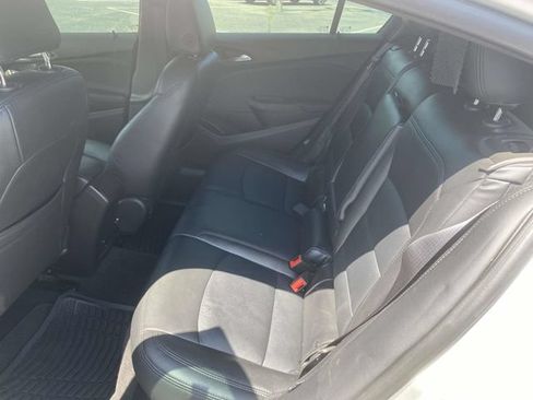 Used 2018 Chevrolet Cruze LT w/ Redline Edition FWD image 9