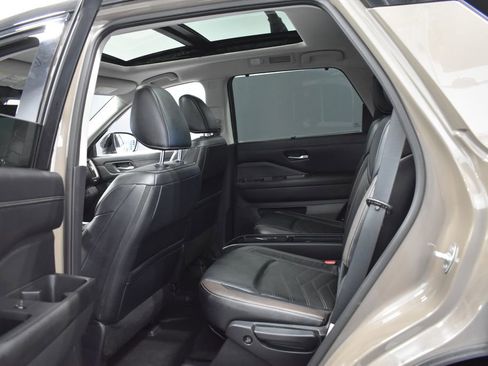 Certified 2023 Nissan Pathfinder Platinum AWD/4WD image 35