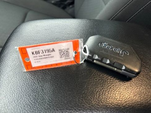 Used 2022 Jeep Wrangler Sport image 27