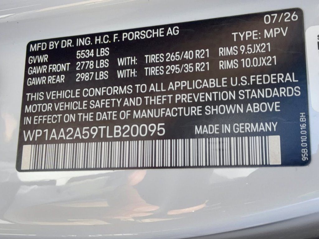 Used 2026 Porsche Macan AWD/4WD image 32