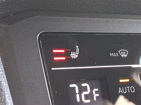 Used 2022 Volkswagen Tiguan SE R-Line image 28