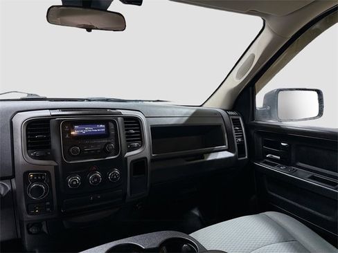 Used 2017 RAM 1500 Express image 20