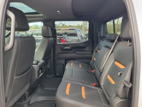Used 2024 GMC Sierra 1500 AT4 w/ Technology Package AWD/4WD image 23