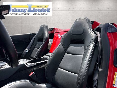 Used 2016 Chevrolet Corvette Stingray Convertible RWD image 10