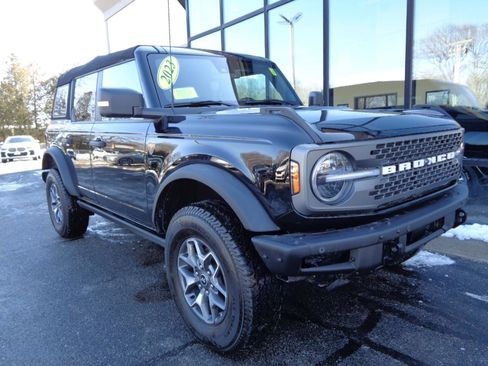 Used 2023 Ford Bronco Badlands image 3