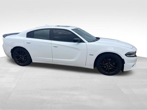 Used 2016 Dodge Charger R/T w/ Plus Group RWD image 9