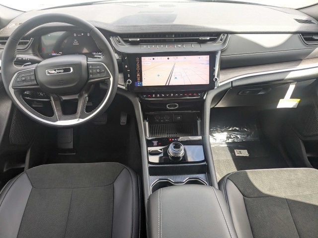 New 2027 Jeep Grand Cherokee Altitude AWD/4WD image 14