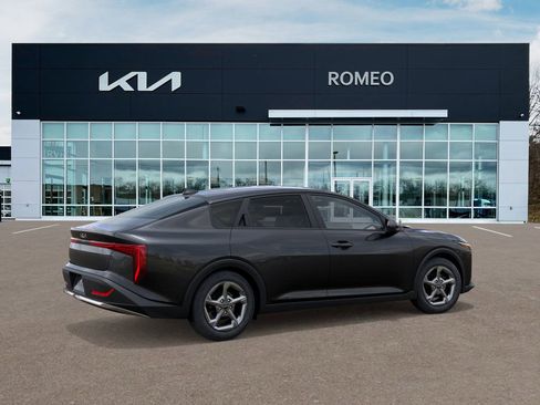 New 2026 Kia K4 LXS image 7
