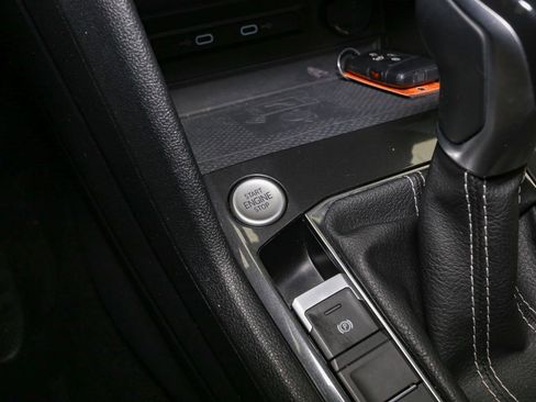 Certified 2022 Volkswagen Tiguan SE w/ Panoramic Sunroof Package image 36