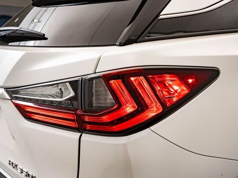 Certified 2022 Lexus RX 350L Premium w/ Premium Package AWD/4WD image 9