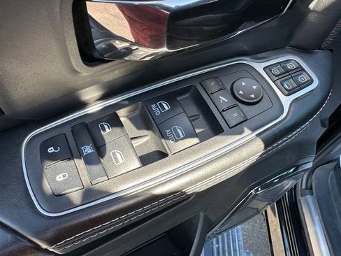 Used 2023 RAM 3500 Limited image 30