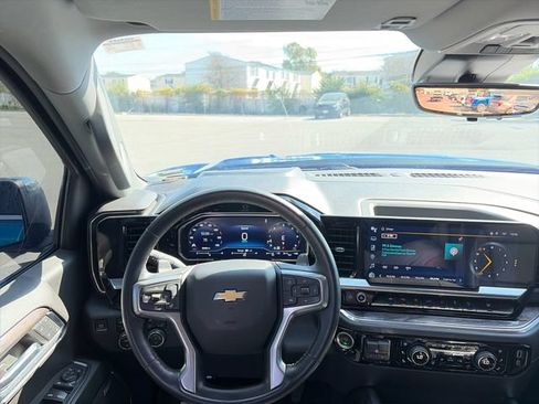 Used 2023 Chevrolet Silverado 1500 LTZ w/ LTZ Premium Package AWD/4WD image 38