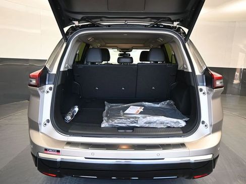 New 2026 Nissan Rogue Platinum image 11