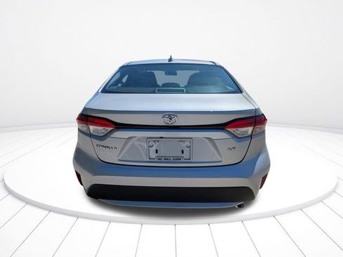 Used 2022 Toyota Corolla LE image 5