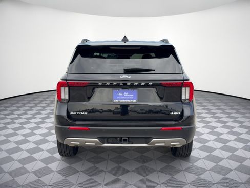 Certified 2025 Ford Explorer Active w/ Active Comfort Package AWD/4WD image 11