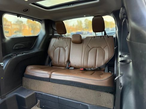 Used 2017 Chrysler Pacifica Limited w/ Advanced Safetytec Group image 32