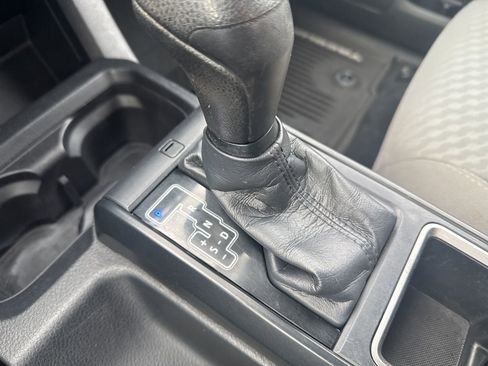 Used 2020 Toyota Tacoma SR image 22