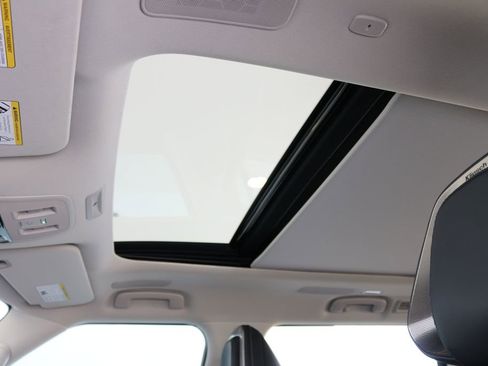 Certified 2025 INFINITI QX80 Sensory image 18