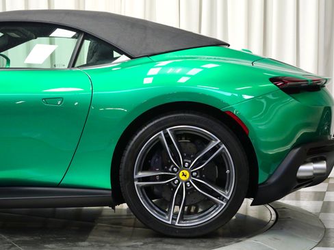 Used 2024 Ferrari Roma Spider image 31