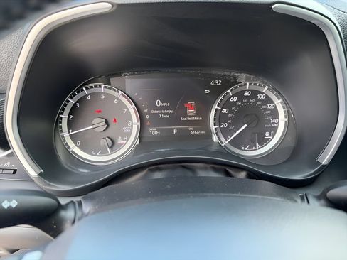 Used 2023 Toyota Highlander XSE FWD image 8
