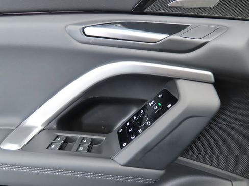 Used 2025 Audi Q5 2.0T Premium Plus w/ Premium Plus image 26