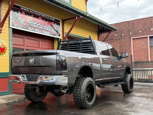 Used 2018 RAM 2500 Tradesman w/ Chrome Appearance Group image 3