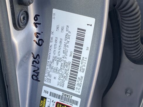 Used 2017 Toyota Tundra SR5 image 9